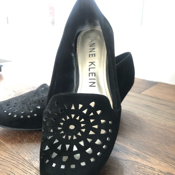 Anne Klein AK Alyssa Cut Out Black Faux Suede Wedge - Picture 2 of 7